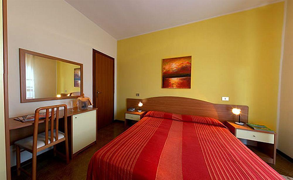 Hotel Nazionale Lido di Jesolo Exteriör bild