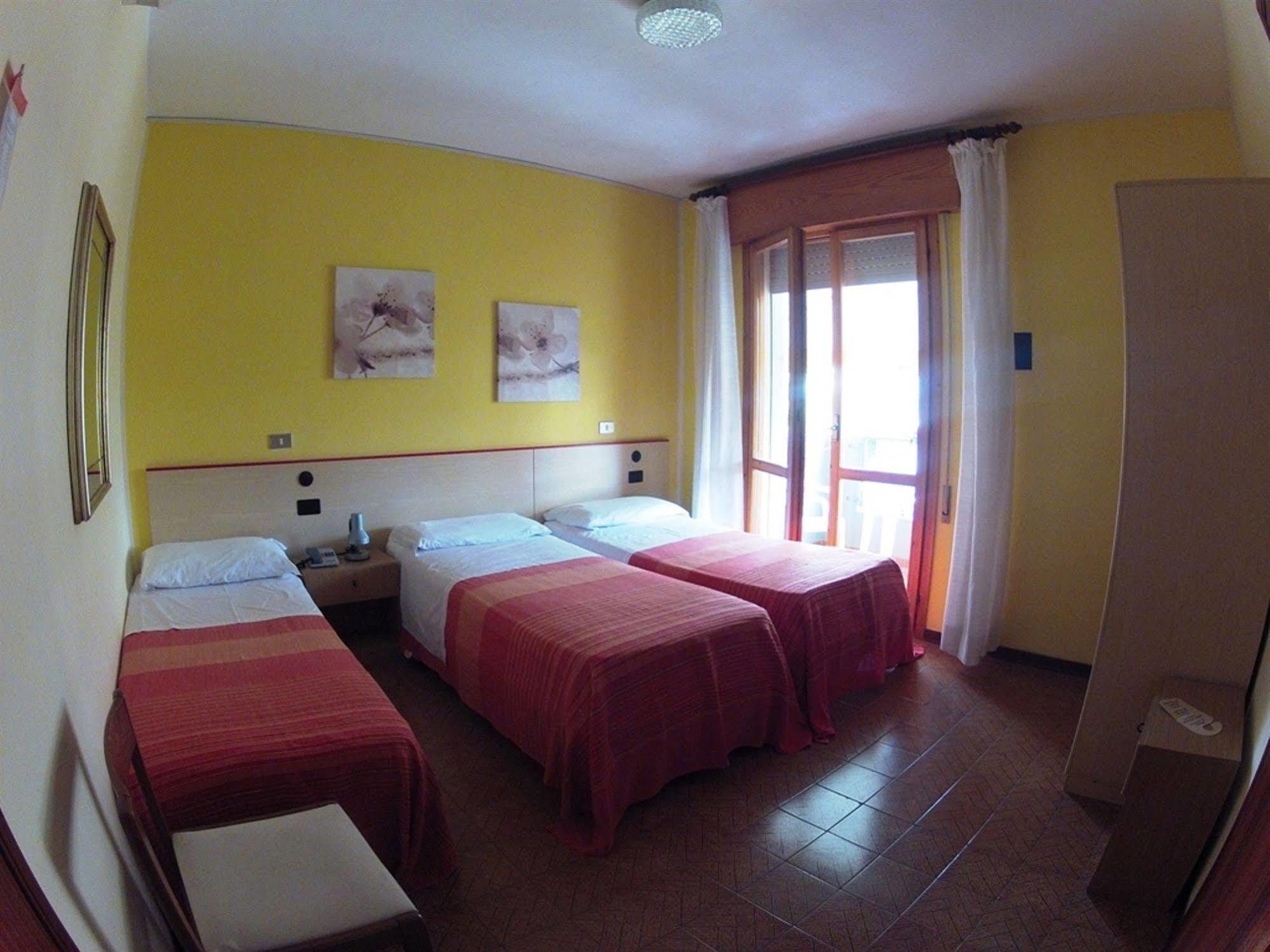 Hotel Nazionale Lido di Jesolo Exteriör bild