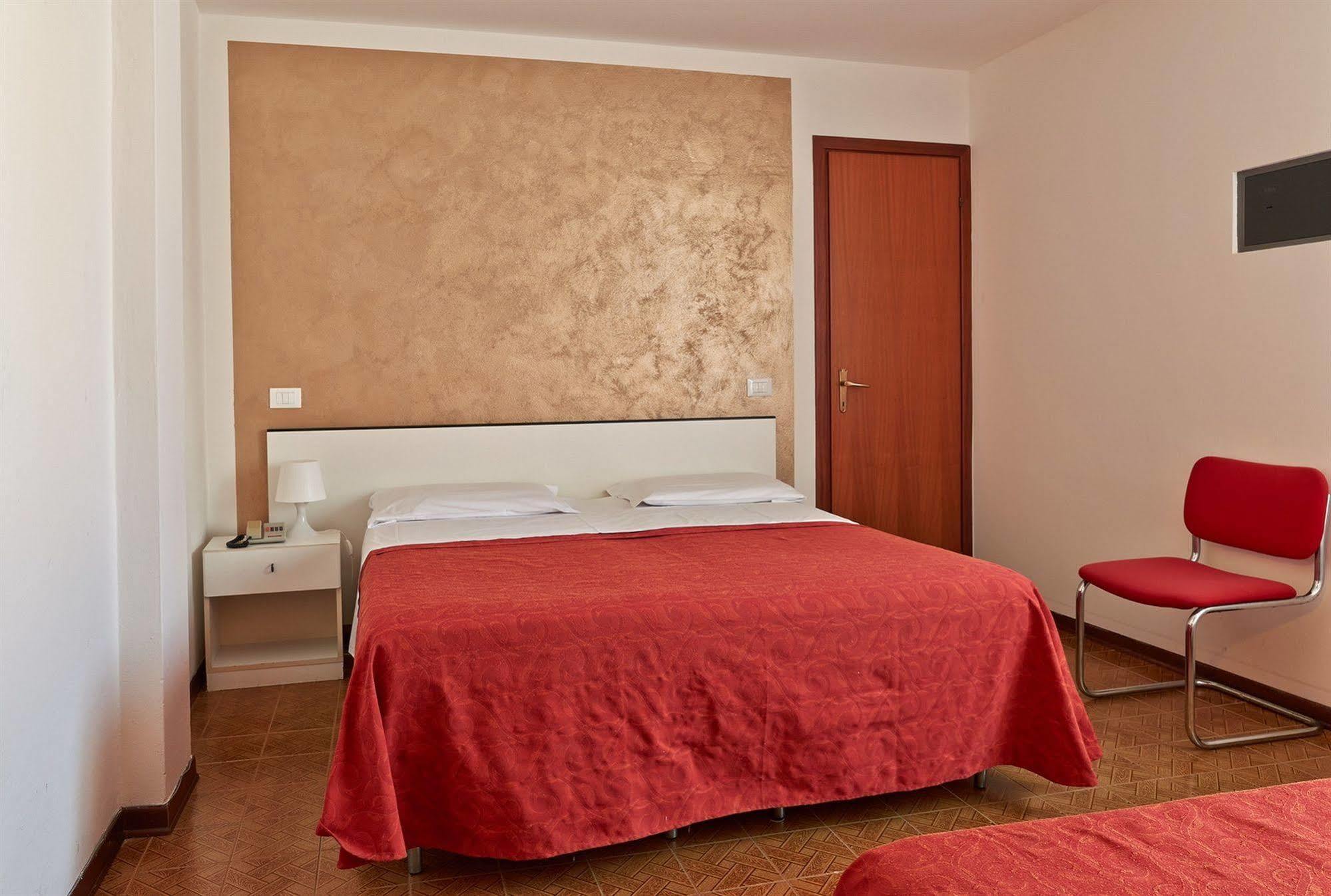 Hotel Nazionale Lido di Jesolo Exteriör bild